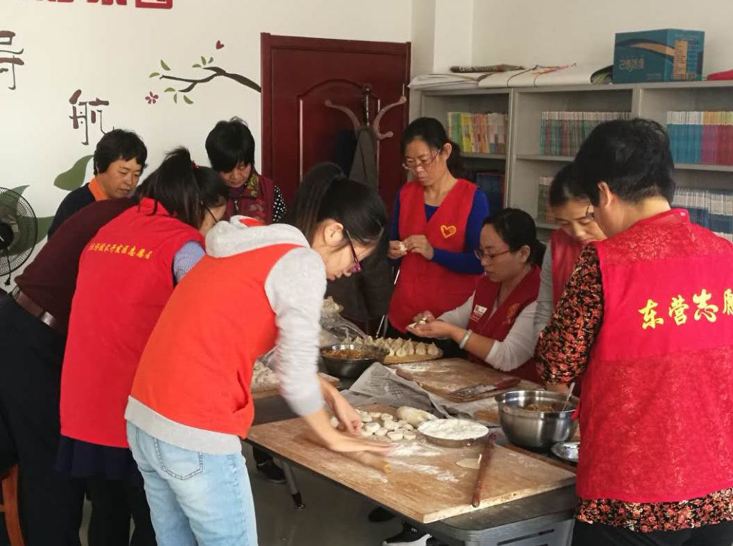 九九重阳节  浓浓敬老情 ——万达物业联合丽日居委会开展 "敬老、爱老、度重阳"活动