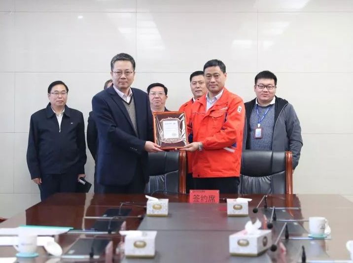 万达集团天弘公司被授予“中国国际化工展览会最具影响力石化炼化企业”