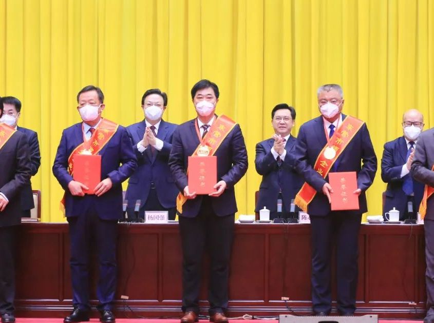 万达集团荣获“东营市纳税突出贡献企业”称号，集团党委书记、董事局主席尚吉永荣获“东营市领军企业家”称号